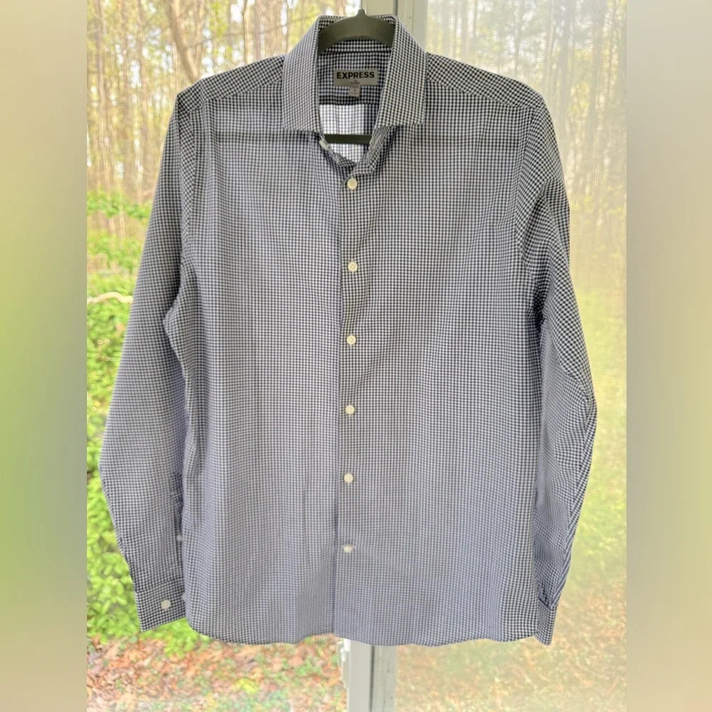 Express M (17-17.5) fitted blue checkered dress shirt 100% cotton EUC button